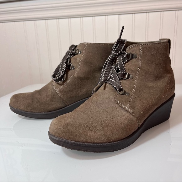 Eddie Bauer Women's 8.5 Brown Suede Wedge Ankle Boots Lace up Hiker Chukka Boots - Picture 11 of 15